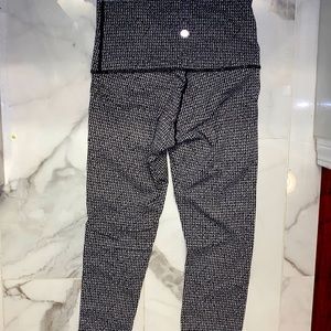 Perfect condition lulu lemon leggings, very comfortable